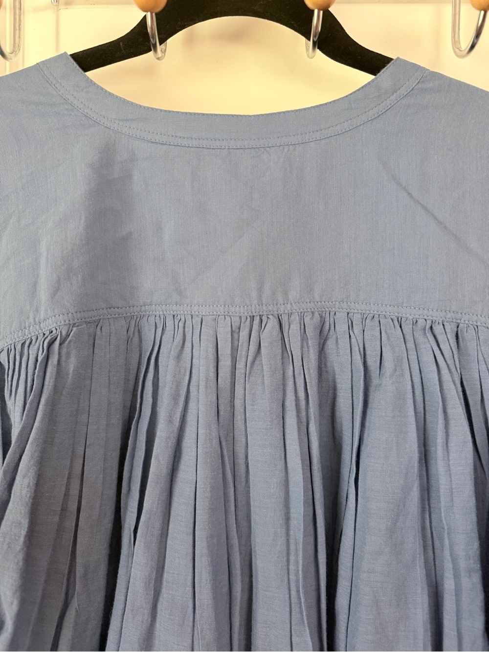 Madewell Blue Button-Front Pleated Peasant Blouse - Picture 4 of 8